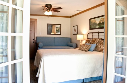 Yosemite Forks Hotel | Sierra Sky Ranch, Ascend Hotel Collection