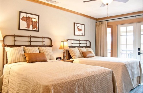 Yosemite Forks Hotel | Sierra Sky Ranch, Ascend Hotel Collection