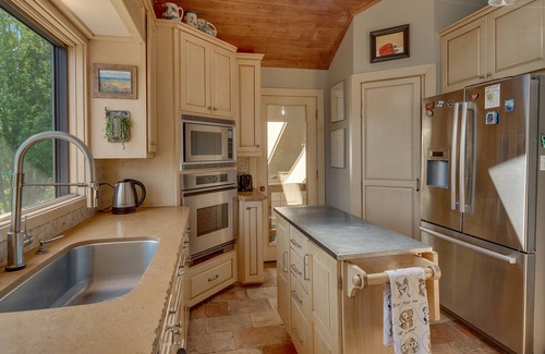 Comstock Acres House | Sierra Sky Tahoe City Vacation Rental - Hot Tub 4 Bedroom Home by Redawning
