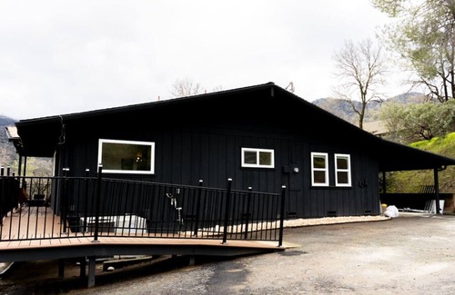 Three Rivers House | Sierra Skyline - R&R in Your Scenic Sequoia Haven