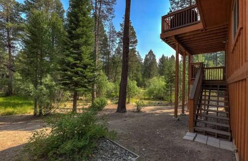 Black Bart House | Sierra Solace - Forest & Seasonal River Out Back