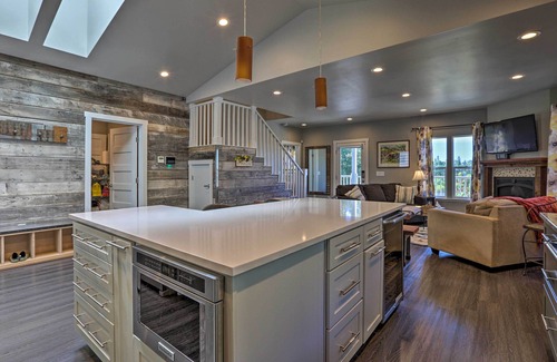 Diamond Springs House | ‘Sierra Sunset Inn’ - 3 Miles to Placerville!