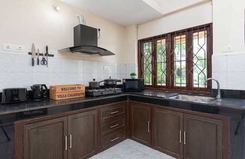 Gauravaddo Villa | Siesta by the Sea - 2 minutes walk to Candolim Beach