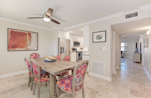 Siesta Key Condo | Siesta Key,Crescent Beach, 2bd-2bth,nSleeps 6, #1 Beach, Great Location!