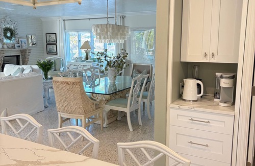 Siesta Key House | Siesta Key Private Lakefront Oasis. Beautiful 3 Bdrm Home with Heated Pool.