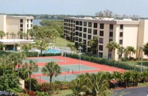 Siesta Key Condo | Siesta Key Secluded Resort Private beach 2 Pools Tennis Pickleball