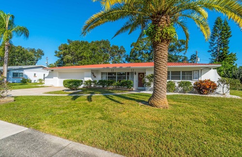Southgate House | Siesta Side Stay