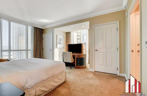 Las Vegas House | Signature 2Br3Ba balcony combo units 16-702 and 04
