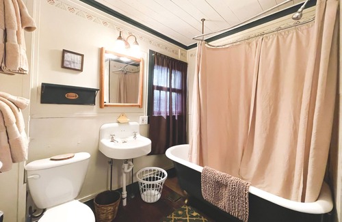 Meacham House | Signature Cabin 2 with Lake View
