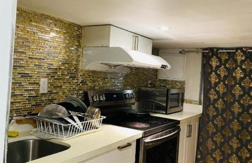 Oakridge House | Signature II Suite Space Share rooms Toronto Canada