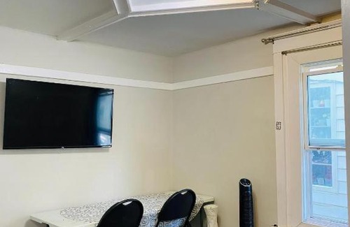 Oakridge Apartment | Signature IIII Suite Space Share room