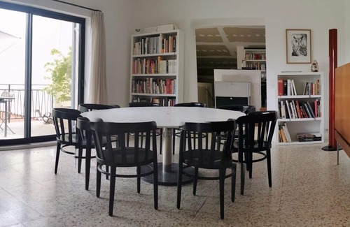 Lardiers Bed & Breakfast | Silence Provence: a quiet room and table d'hôtes on the edge of the village.