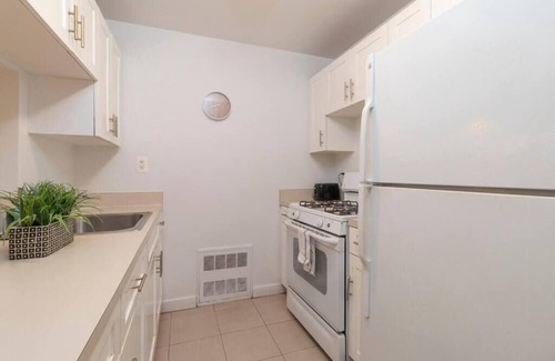 Central Park North Apartment | Silent and Cozy 2-bedroom apartment with WiFi, AC in welcoming New York