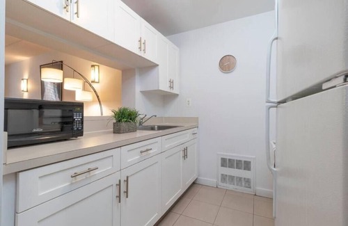 Central Park North Apartment | Silent and Cozy 2-bedroom apartment with WiFi, AC in welcoming New York