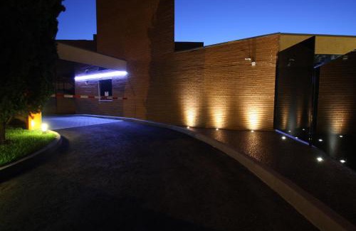 Mozelos Hotel | Silk Motel