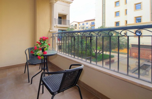 Dubai Apartment | Silk Valley - Luxury 1B with pool access