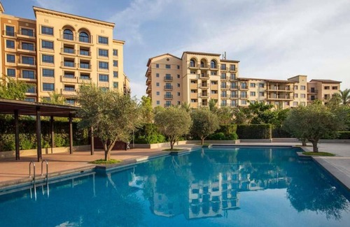 Dubai Apartment | Silk Valley - Luxury 1B with pool access