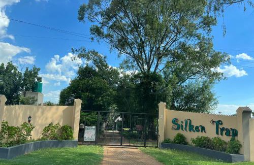 Greater Johannesburg Metropolitan Area House | Silken Trap Guest House NO LOADSHEDDING