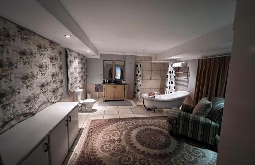 Greater Johannesburg Metropolitan Area House | Silken Trap Guest House NO LOADSHEDDING