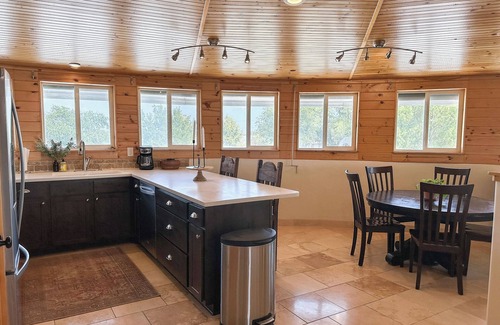Hondo House | Silo House in the country with a pool! Hunters welcome!