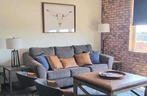 Brazos Apartment | Silo View - heart of downtown