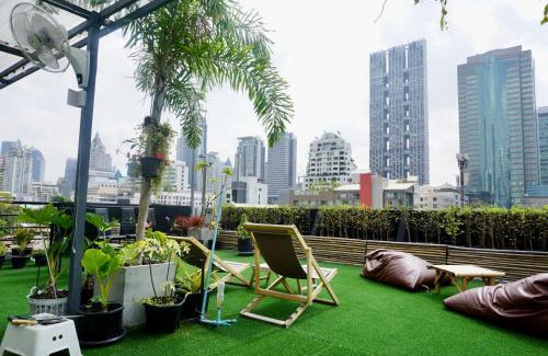 Silom Apartment | Silom Soi 3 Hash Apartment hip and funky with rooftop view