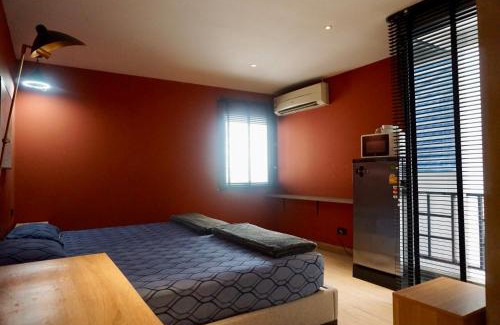Silom Apartment | Silom Soi 3 Hash Apartment hip and funky with rooftop view
