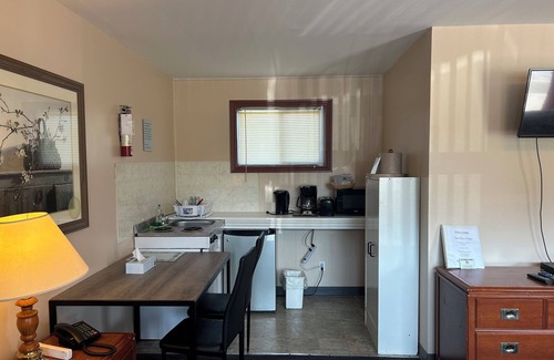 Central Huron Hotel | Silver Birch Motel