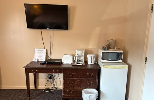 Central Huron Hotel | Silver Birch Motel
