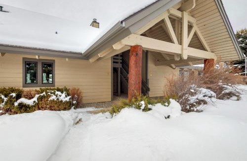 Big Sky Meadow Village Apartment | Silver Bow 65