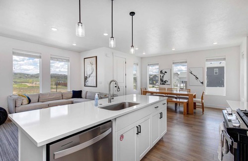 Park City House | Silver Creek 6885 Two King beds-Panoramic Mountain Views-Garage Parking