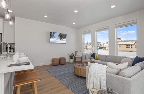 Park City House | Silver Creek 6885 Two King beds-Panoramic Mountain Views-Garage Parking