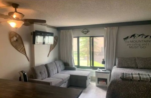 Snowshoe Condo | Silver Creek Studio 1108 Sleeps 6