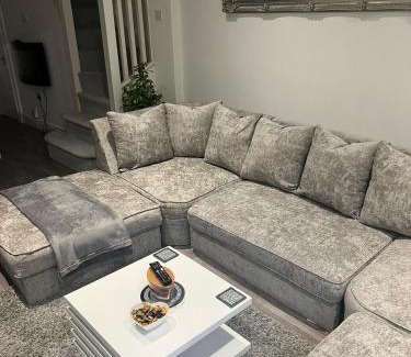 Westcliff-on-Sea Apartment | Silver Dream