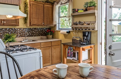 Independence Bed & Breakfast | Silver Heart Inn and Cottages