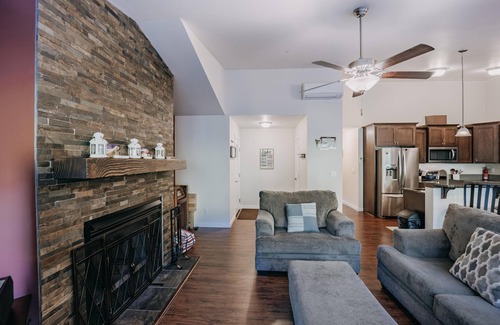 Maple Falls Cabin | Silver Lake Cabin #47 - Lakefront - Wi-Fi - F/P