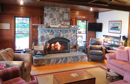 Castile Cottage | Silver Lake - Charming turn of the century Victorian Cottage - 5 miles to Letch.