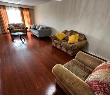 Brampton House | Silver Oaks Guest House - Near Toronto