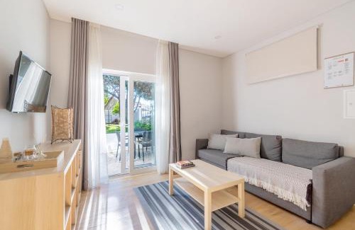 Consolacao House | Silver Seahorse Garden Retreat II