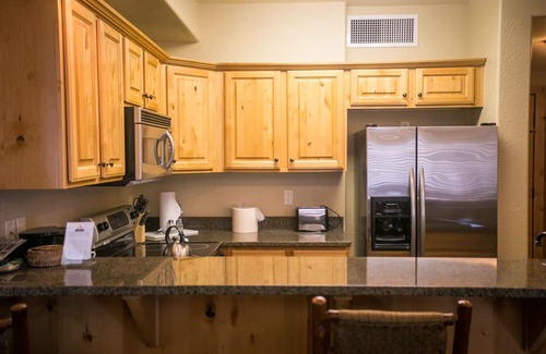 Park City Condo | Silverado Lodge with Fireplaces and Pool Views by RedAwning - Save 20% on 7+ Nights!
