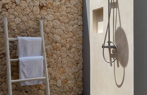 Kediri Villa | Silversand Villa: Laid Back Luxury Private Villa At Kedungu Beach