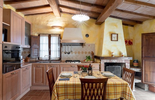 Arcidosso Apartment | Silvia, Fattoria la Pieve, Roccalbegna, Grosseto and Maremma