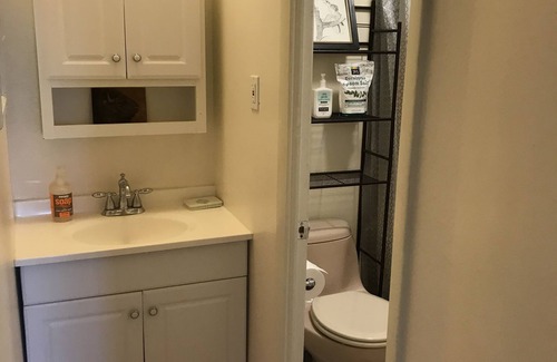 Denver Condo | Simple 1 BR in SE Cherry Creek-monthly rental only