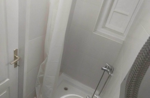 Dorcol Apartment | Simple and Quiet flat in the City Center