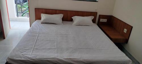 Varanasi Apartment | Simple Blissful - 2 bedrooms independent house