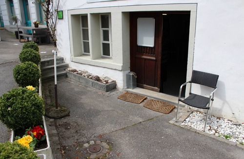Horgen District Apartment | Simple but cosy studio in lovely Horgen, near the lake with WiFi access