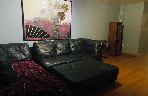 Downtown Baltimore Apartment | Simple, Cheap, and Cozy ROOM 3