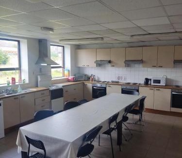 Dublin Apartment | Simple & Comfortable 2 Beds Shared Room Dublin