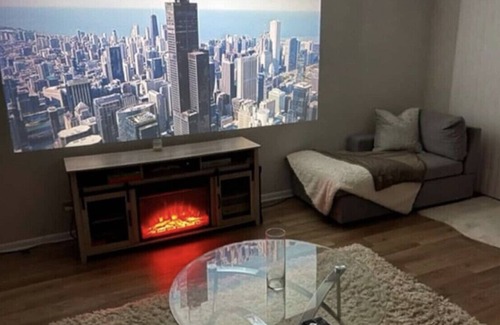 Lombard Apartment | Simple Comfy - One Bedroom Apartment in Lombard