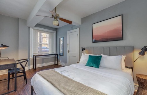 Central West End Apartment | Simple CWE 2BR near BJC by Zencity